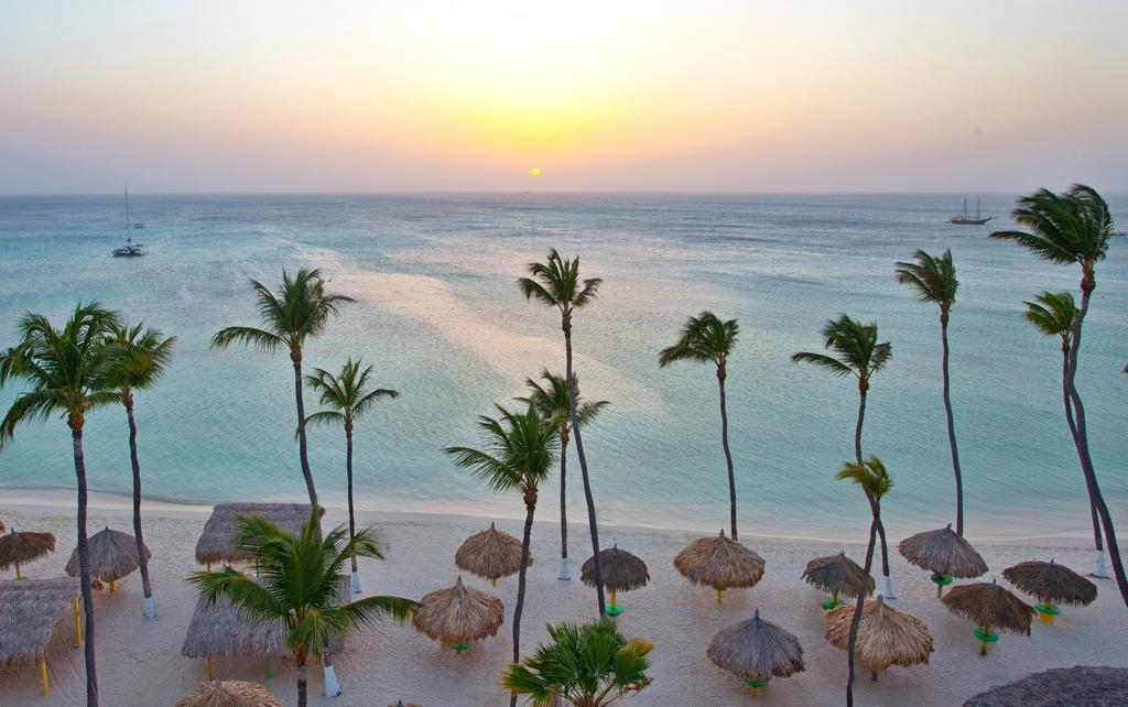 All Inclusive Holiday Inn Resort Aruba - Beach Resort & Casino By Ihg Palm Beach Esterno foto